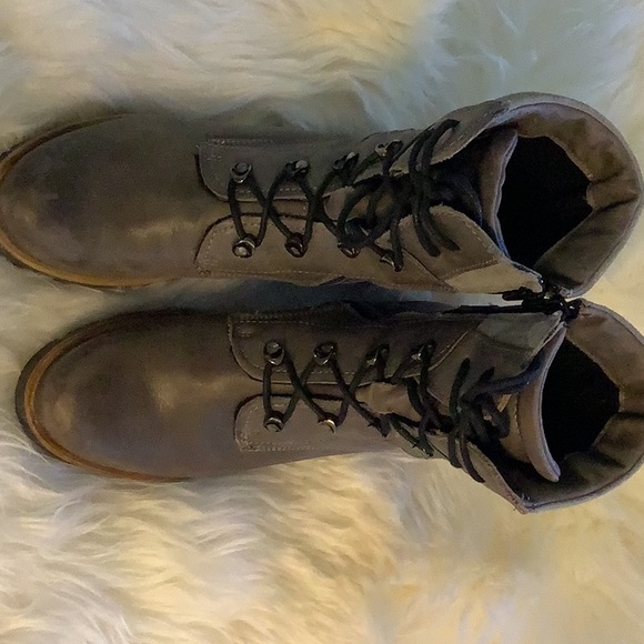 Manas Leather Combat Boot - Picture 3 of 6